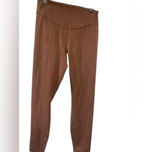 38. NWT Lululemon Wunder under HR tights Size 8